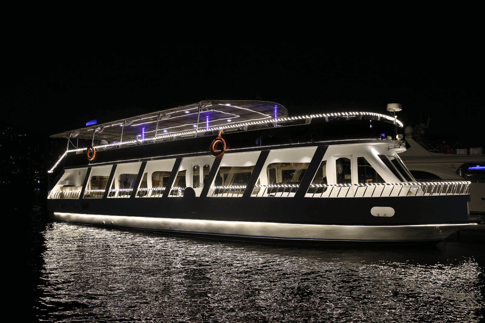 canal dinner cruise